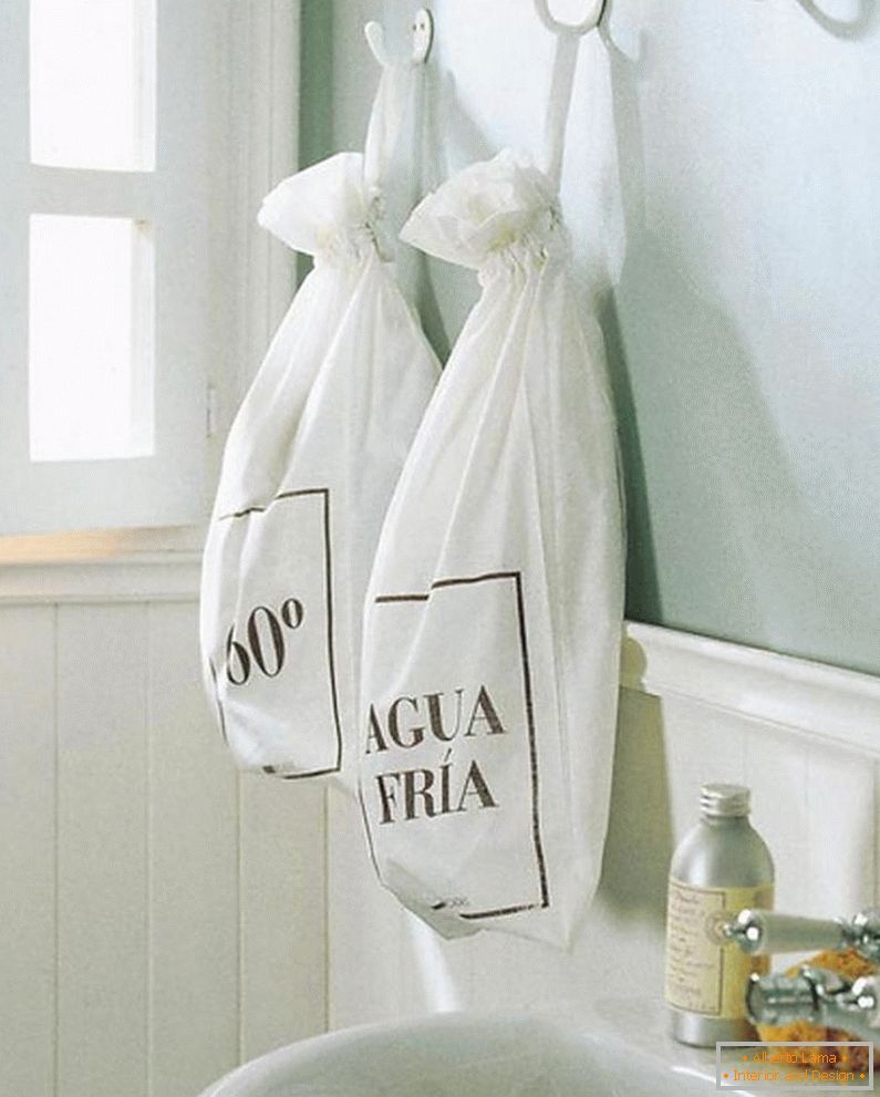 Idea for storing things in the bathroom