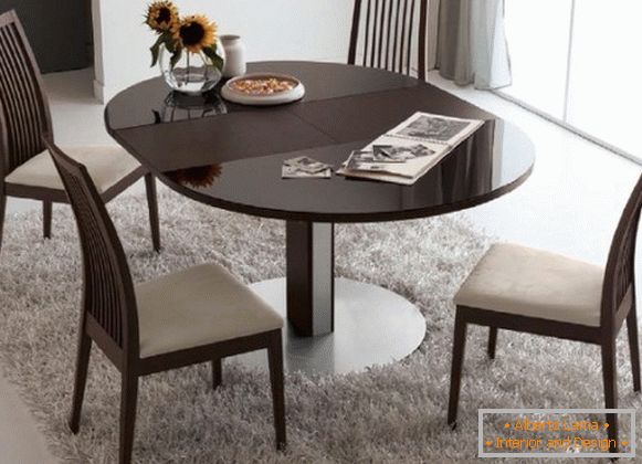 folding table with round table top