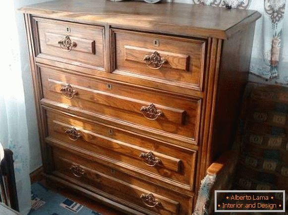 Soviet chest of drawers - restoration with varnish by one's own hands