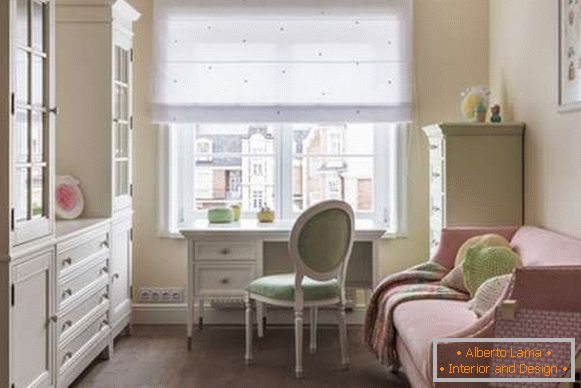 roman blinds in a nursery for a girl, photo 1