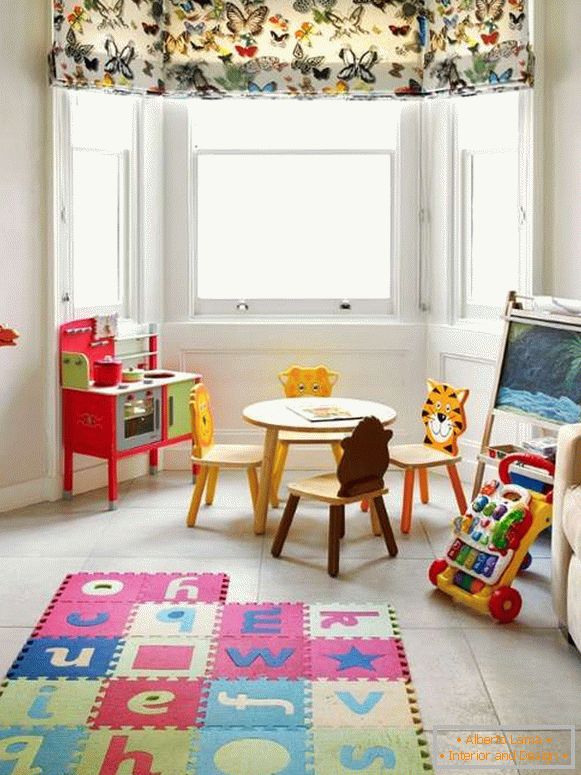 Roman curtains in a nursery for a boy, photo 29