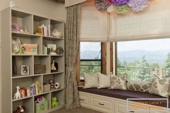 roman blinds in a nursery, photo 3