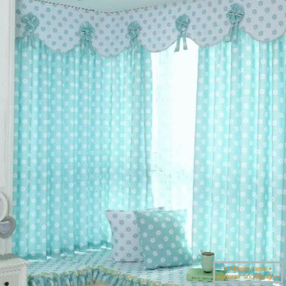 short curtains in a nursery, photo 43