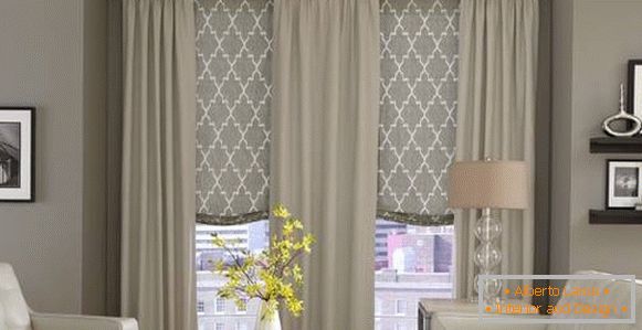 Relaxed Roman curtains made of fine fabric