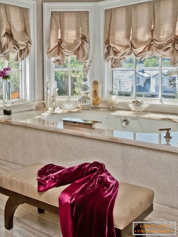 Roman curtains on the photo of the bathroom