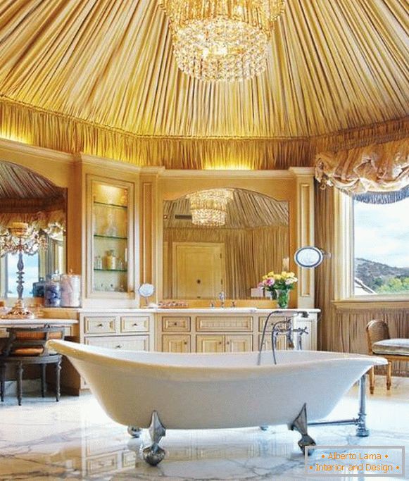 unusual-ceiling-in-the-bathroom