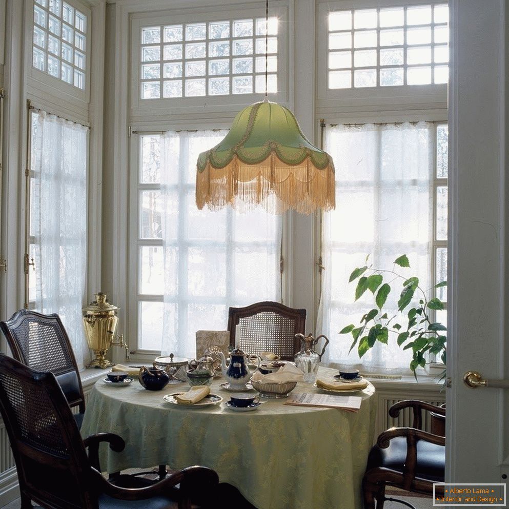 Dining room in Russian style