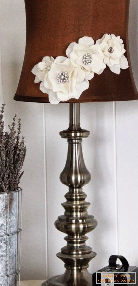 Elegant reading lamp