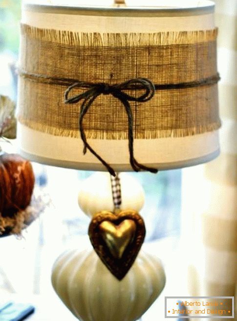 Table lamp in country style