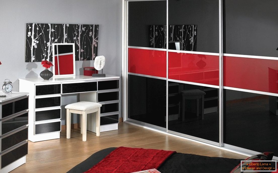 Black-and-red wardrobe from the lacquer in the interior of the bedroom