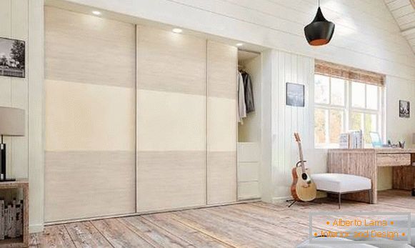 Светлая комната и built-in wardrobe