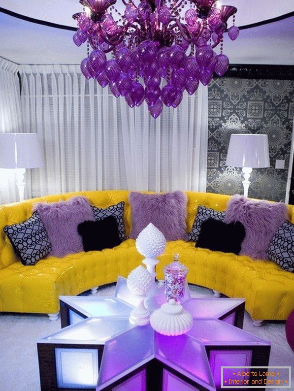 Lilac and yellow in combination