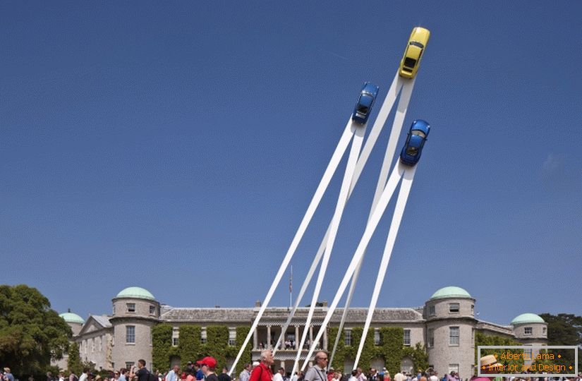 Sculpture sky-high Porsche