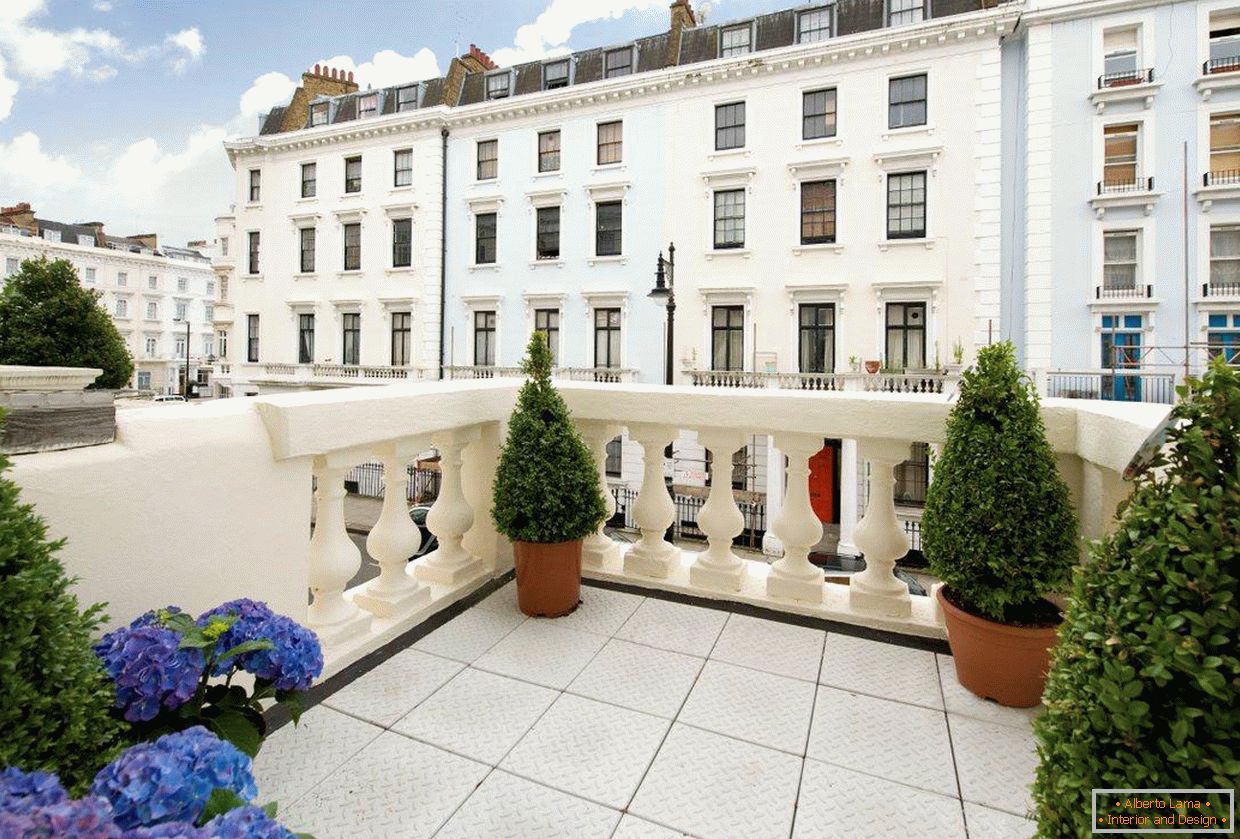 Veranda in a four-story Victorian house in Pimlico