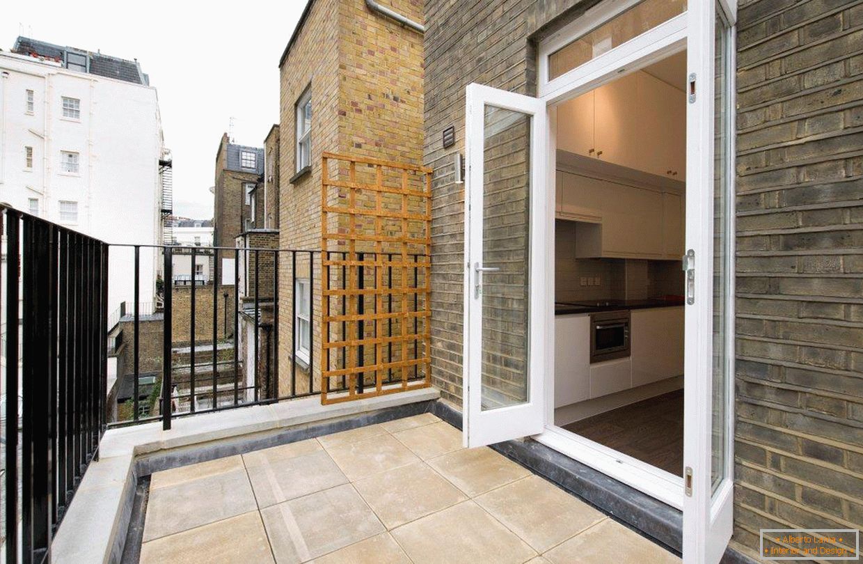 Veranda in a four-story Victorian house in Pimlico