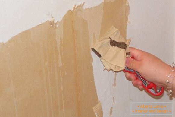 Removing wall-paper from walls