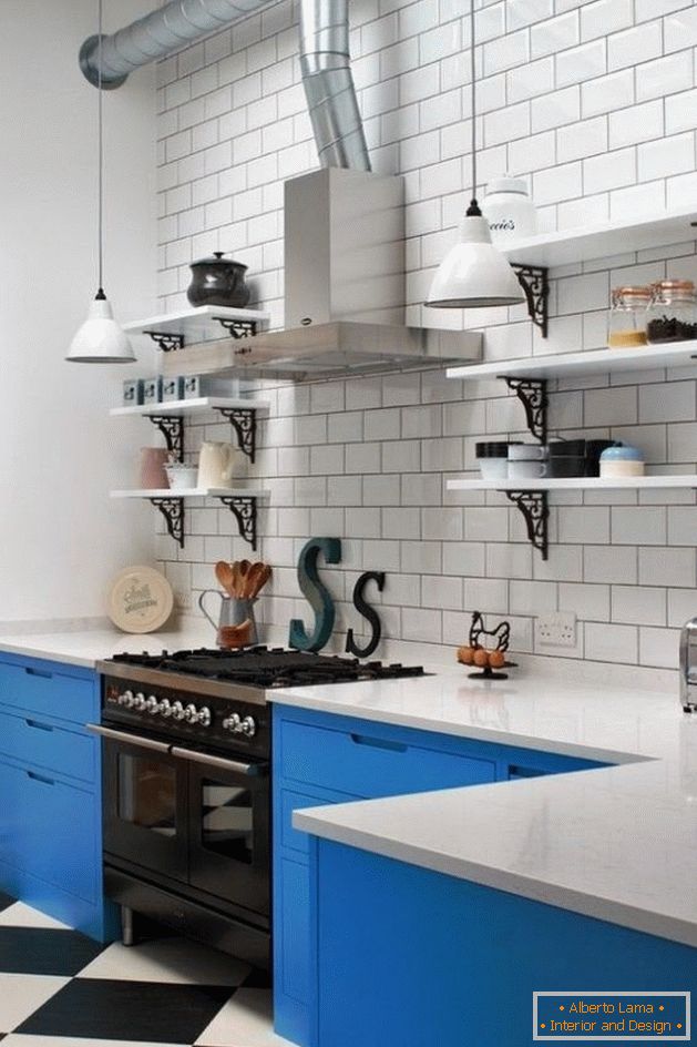 Shades of blue in the lower cabinets of the kitchen