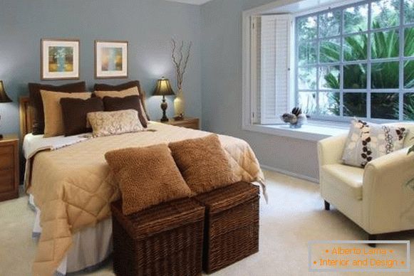Soft combination of colors in the interior - blue and brown