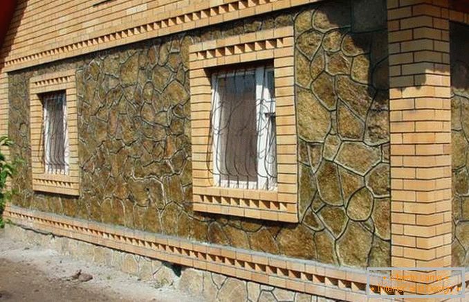 Finishing the facades of houses with natural stone