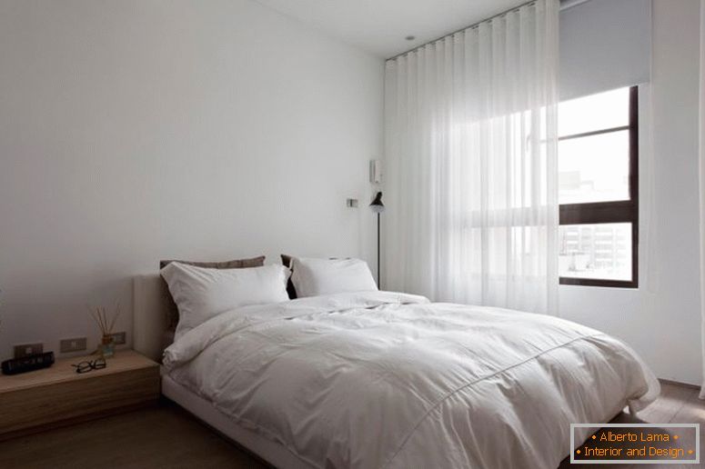 airy-white-bedroom