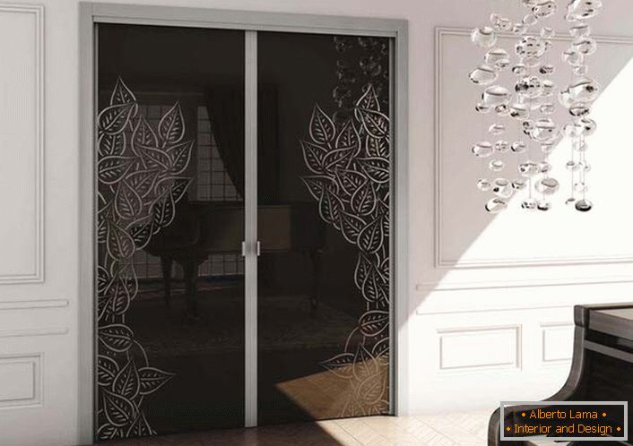 Double-wing interior doors of tempered glass are decorated in modern style.