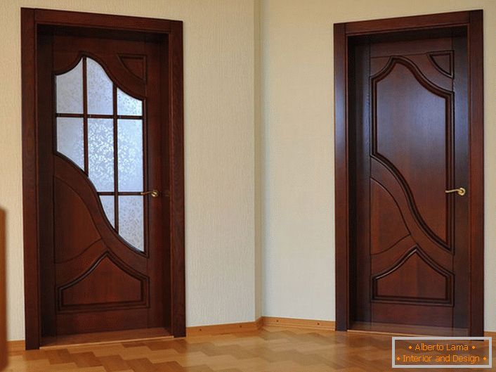 Doors in the Art Nouveau style in the lobby of a country house. Some lead to the living room, others to the bathroom.