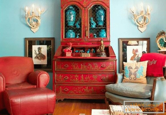 Bright buffets in the interior of the living room - photo in red