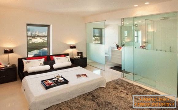 Glass interroom partitions - zoning of the bathroom in the bedroom