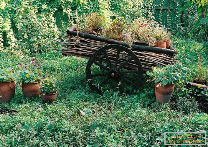 Decor for the garden in country style. Lovely elements will make the homestead cozy and attractive.