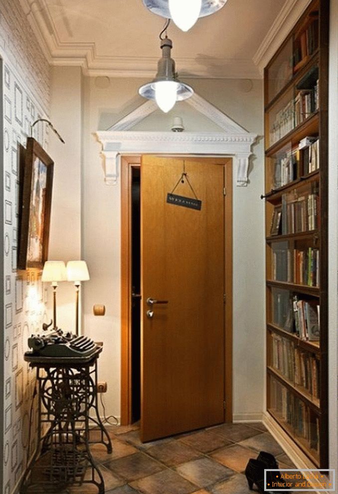Anteroom with bookshelves