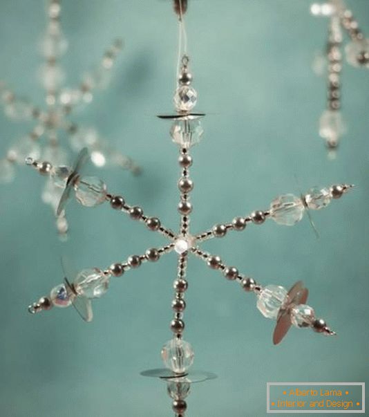 snowflakes-beads-for-fur-trees