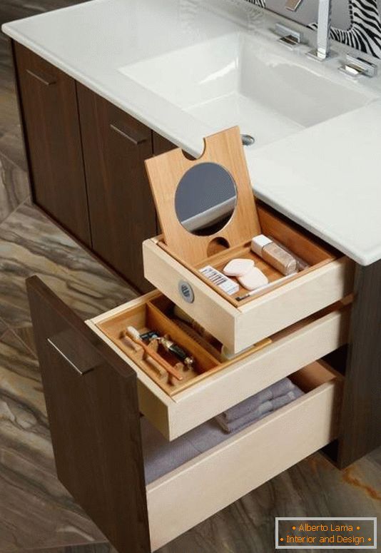 Organizer for a drawer in the bathroom