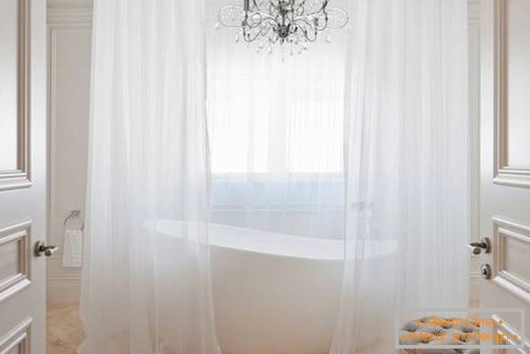 Thin white tulle - photos in the bathroom