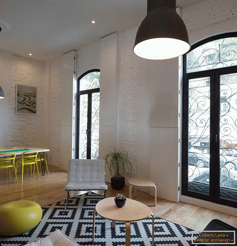 Interior of a small one-room apartment в чёрно-белом цвете
