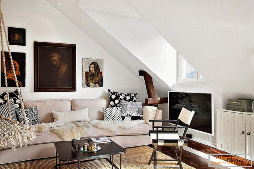 One-room apartment in two levels with a loggia