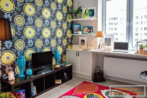 White table sill in the room - interior photo