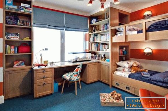 Large table sill in the nursery for two children