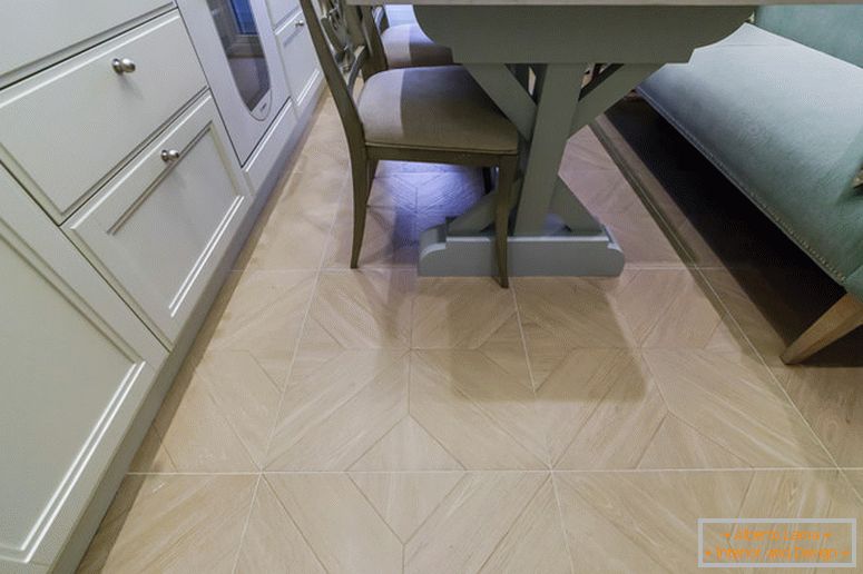Floor covering in classical style