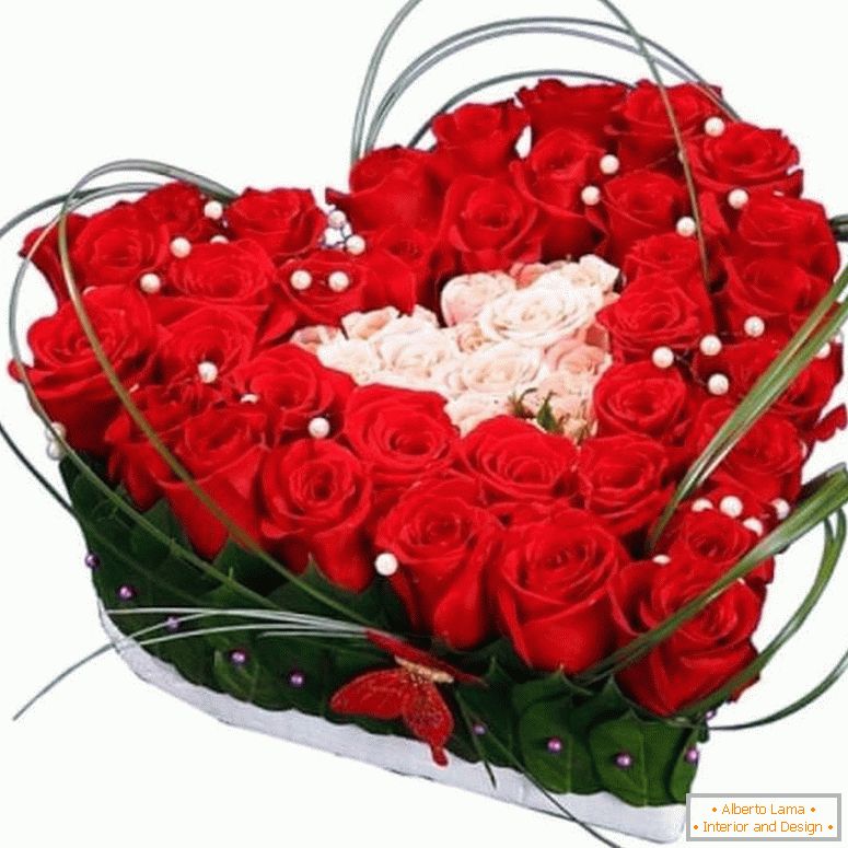 Bouquet of roses in the shape of heart