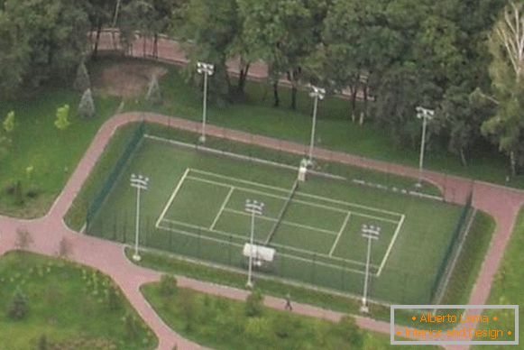 Inside Mezhyhiria. Tennis court