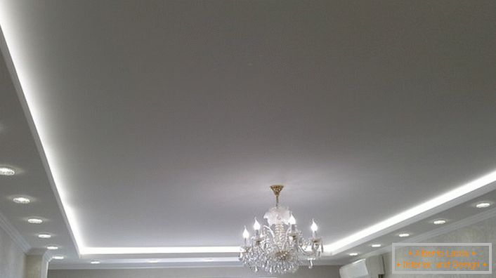Two-tier version of fabric tension ceilings. The designer skillfully highlighted the matte surface of the fabric.
