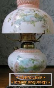 Kerosene lamp for dressing table