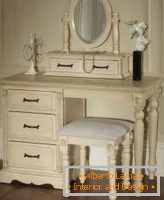 White antique dressing table