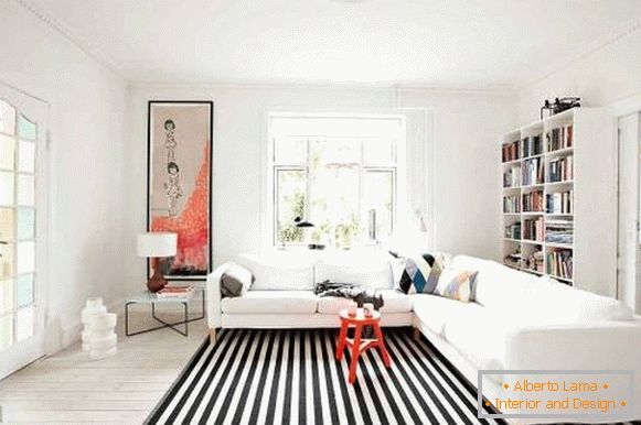 striped-carpet-in-the-living room