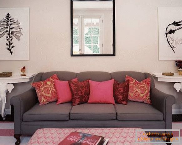 symmetrical-design-living room