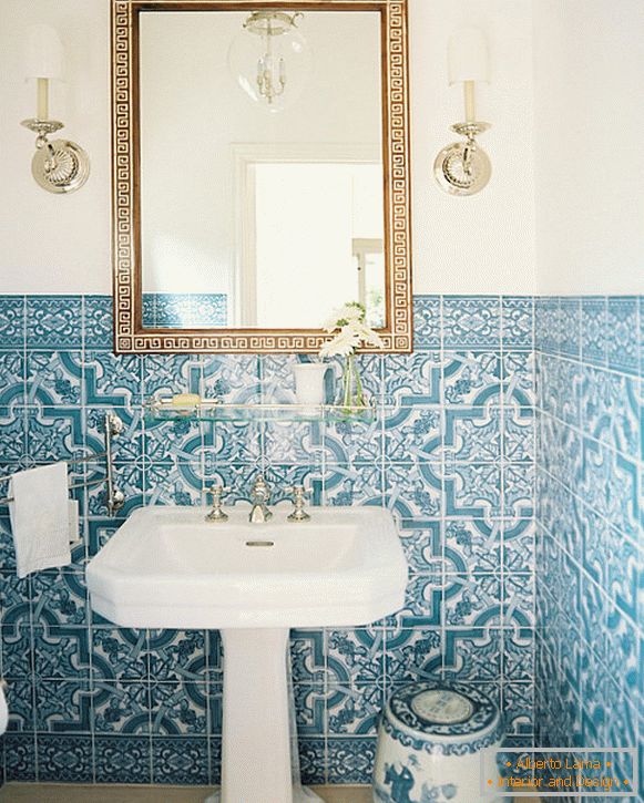 Interior of a small bathroom