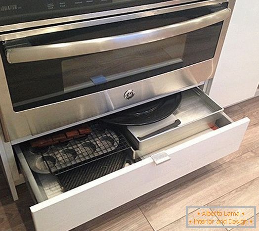 Drawer under the stove