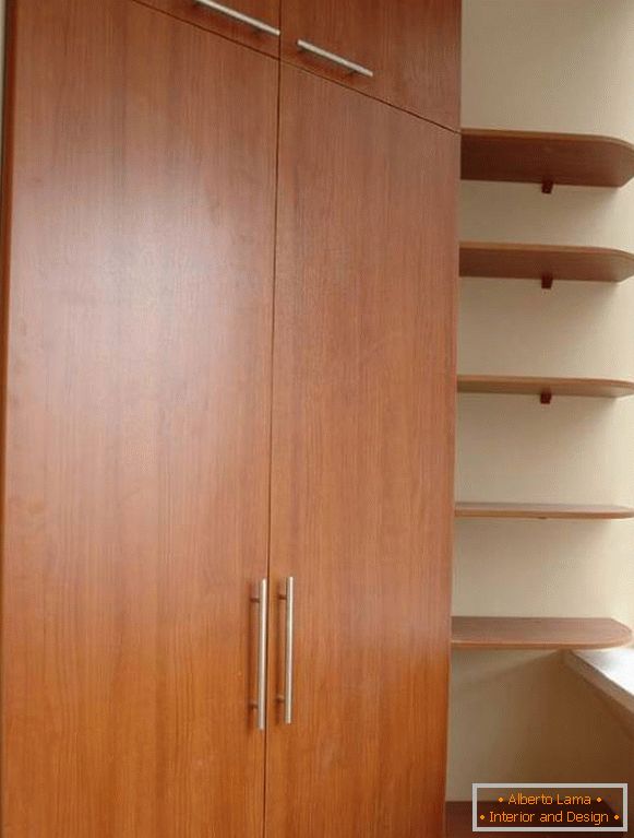 corner-wardrobe-with-shelves-on-the-balcony