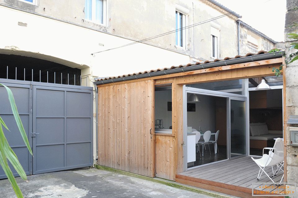 Kitchen in the garage