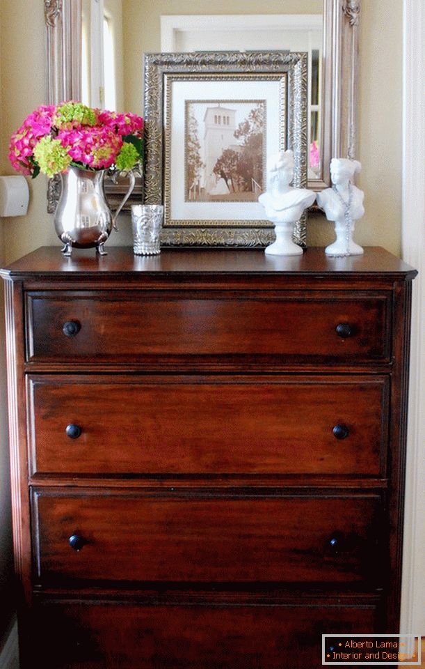Beautiful chest of drawers in the hallway